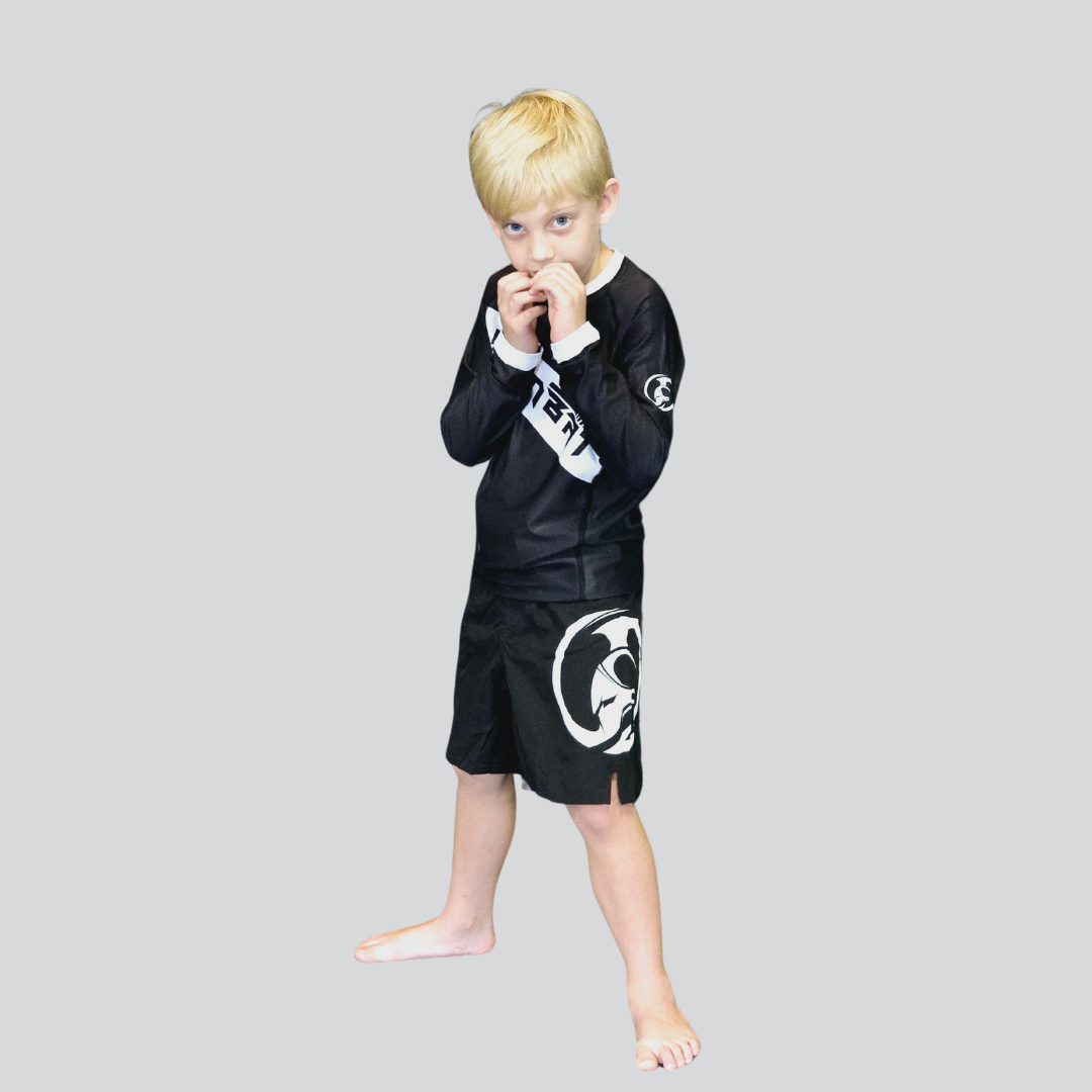 YOUTH F/S BLK/WHITE RASH GUARD