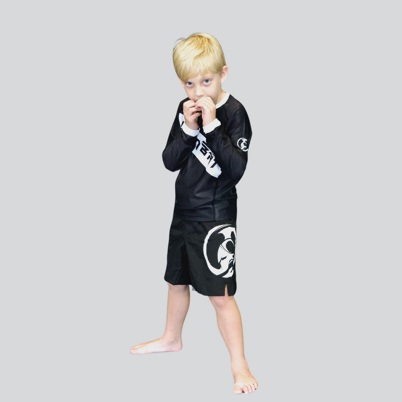 YOUTH F/S BLK/WHITE RASH GUARD