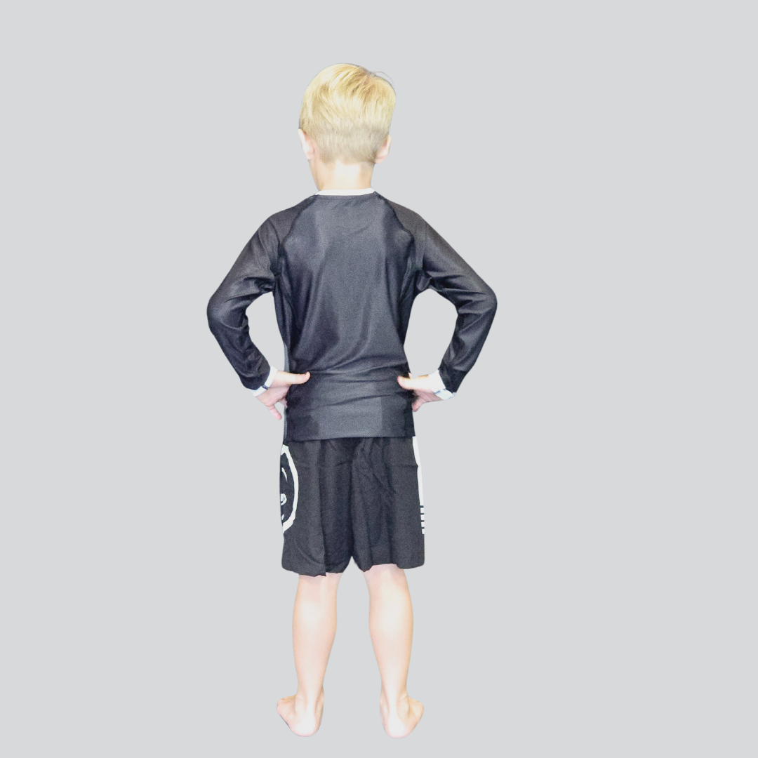YOUTH F/S BLK/WHITE RASH GUARD