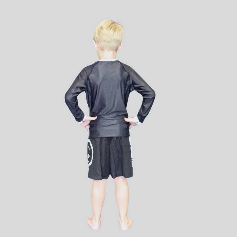 YOUTH F/S BLK/WHITE RASH GUARD