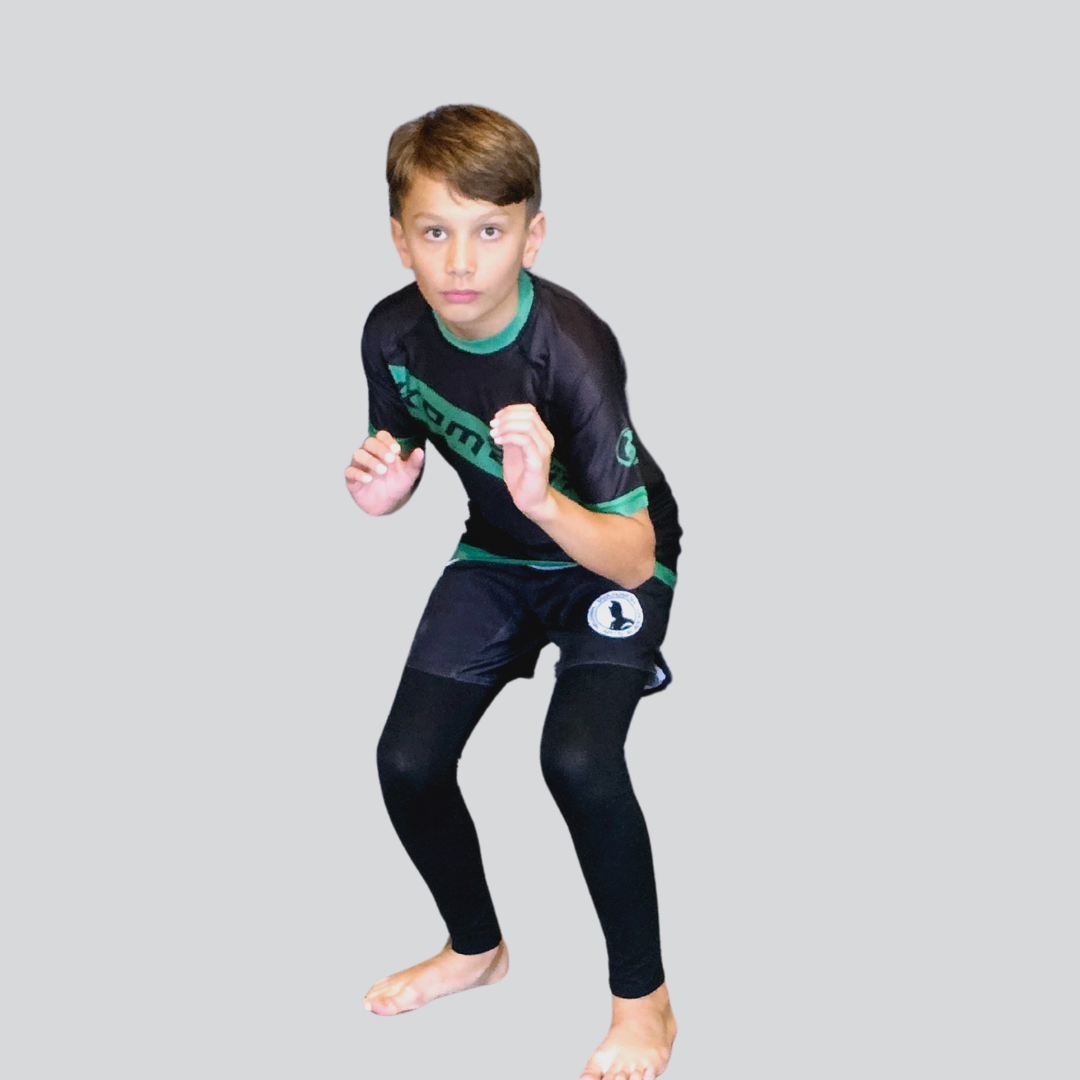 YOUTH H/S BLK/GREEN RASH GUARD