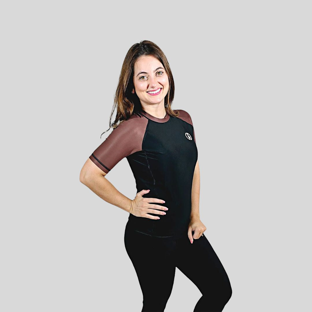 KOMBAT WOMAN H/S PRO RASH GUARD BLACK & BROWN
