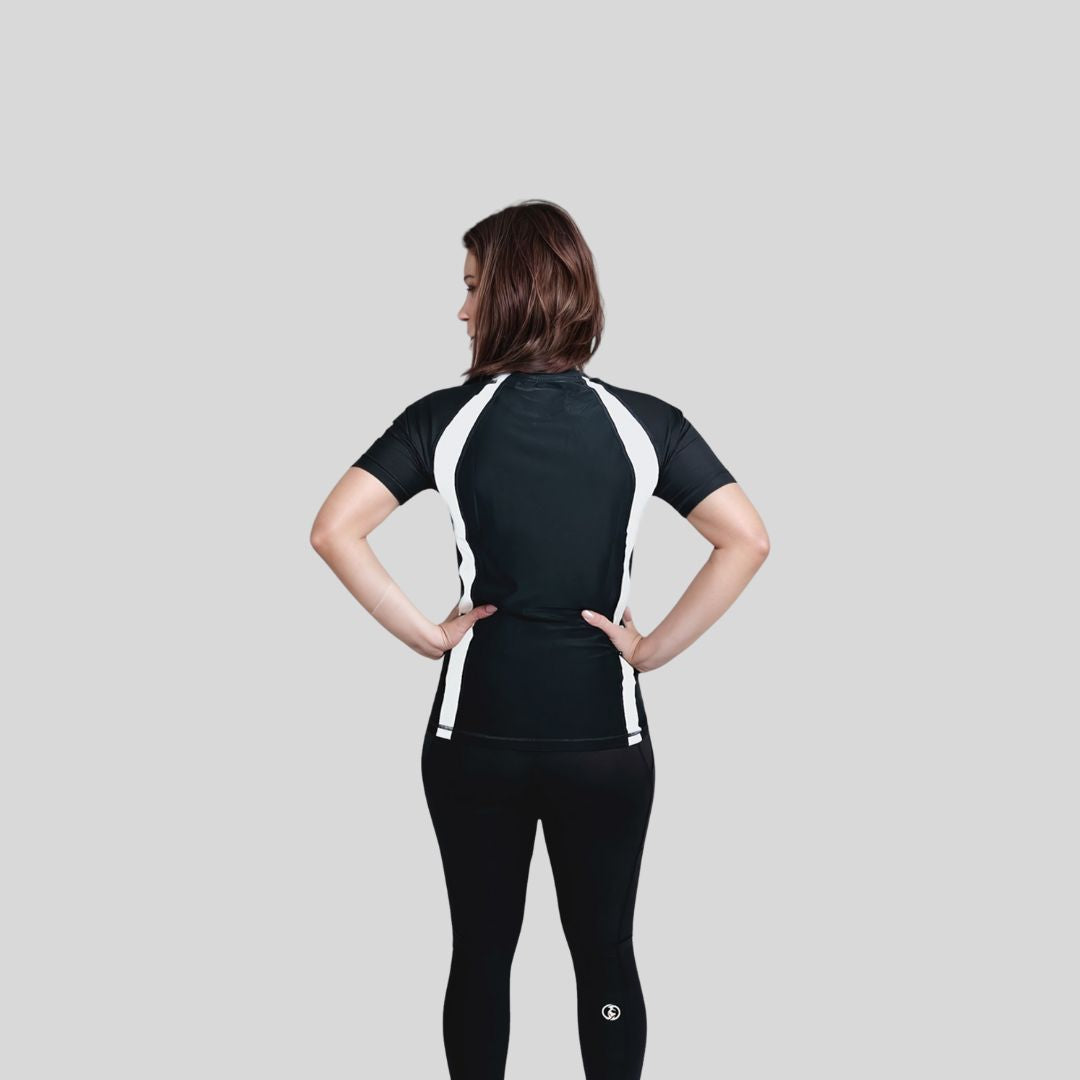 WOMAN HALF SLEEVE RANKED RASH GUARD


