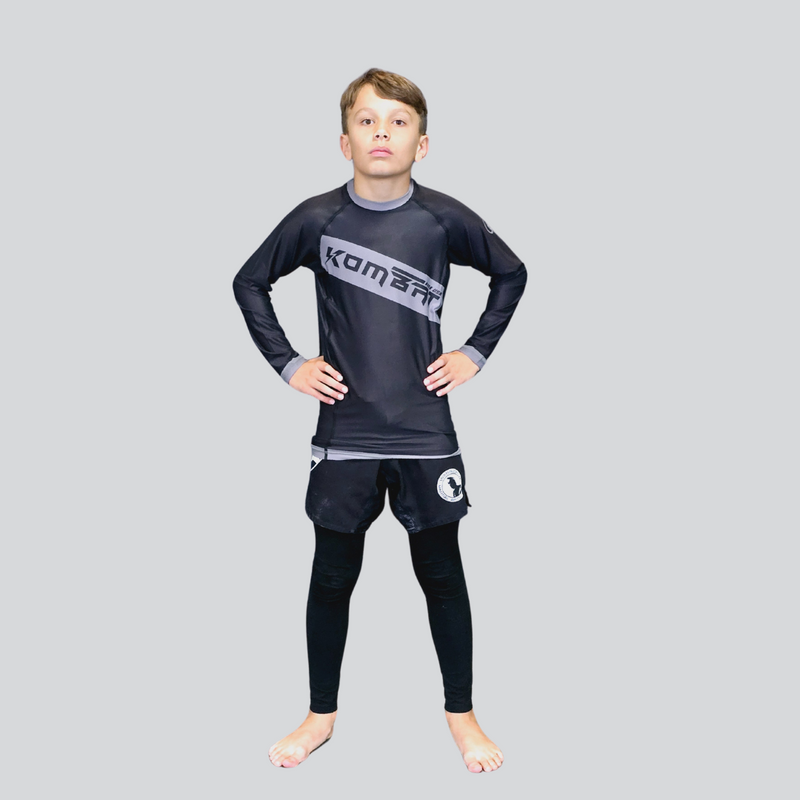 YOUTH F/S BLK/GRAY RASH GUARD

